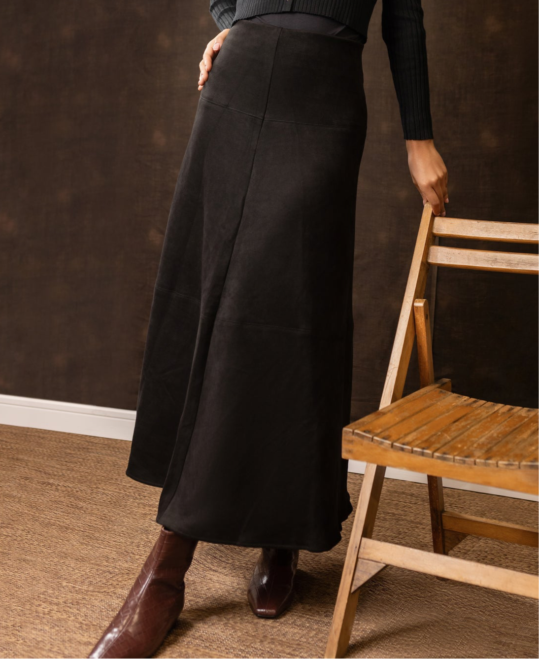 Suede Circle Maxi | Black