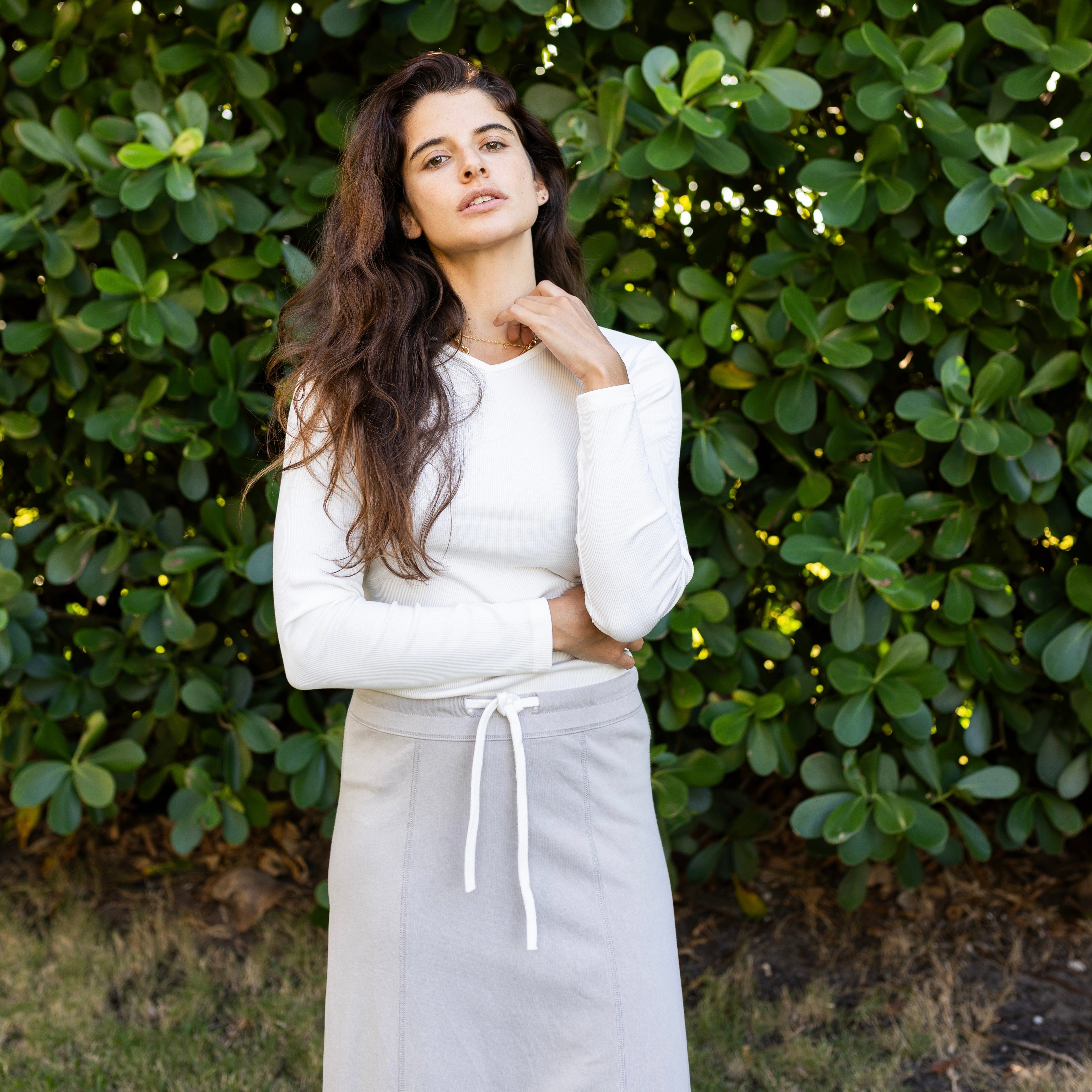 Ribbed V-neck Tee| White