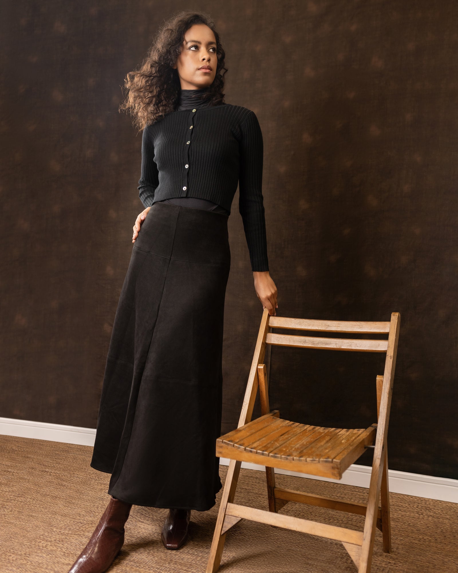 Suede Circle Maxi | Black