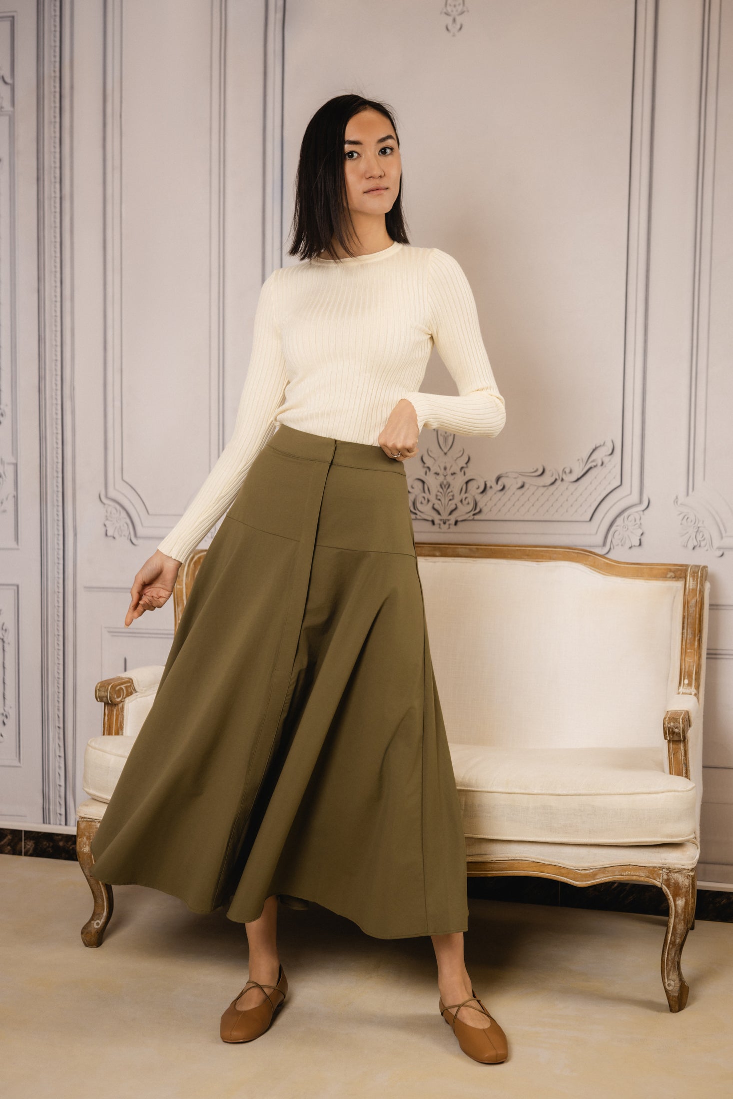 Rolled Collar Knit sweater | Cream