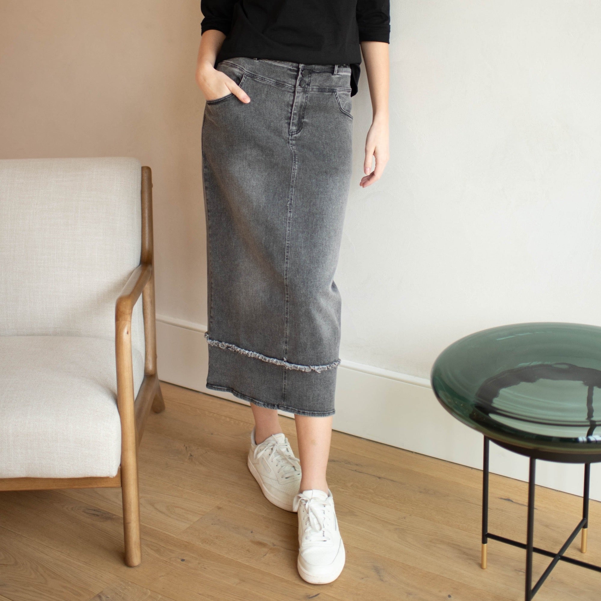 台湾発新作【STUDIO DOE】Doe: Molly mid-rise slit denim skirt The Denim Maxi Skirt – The Wild J