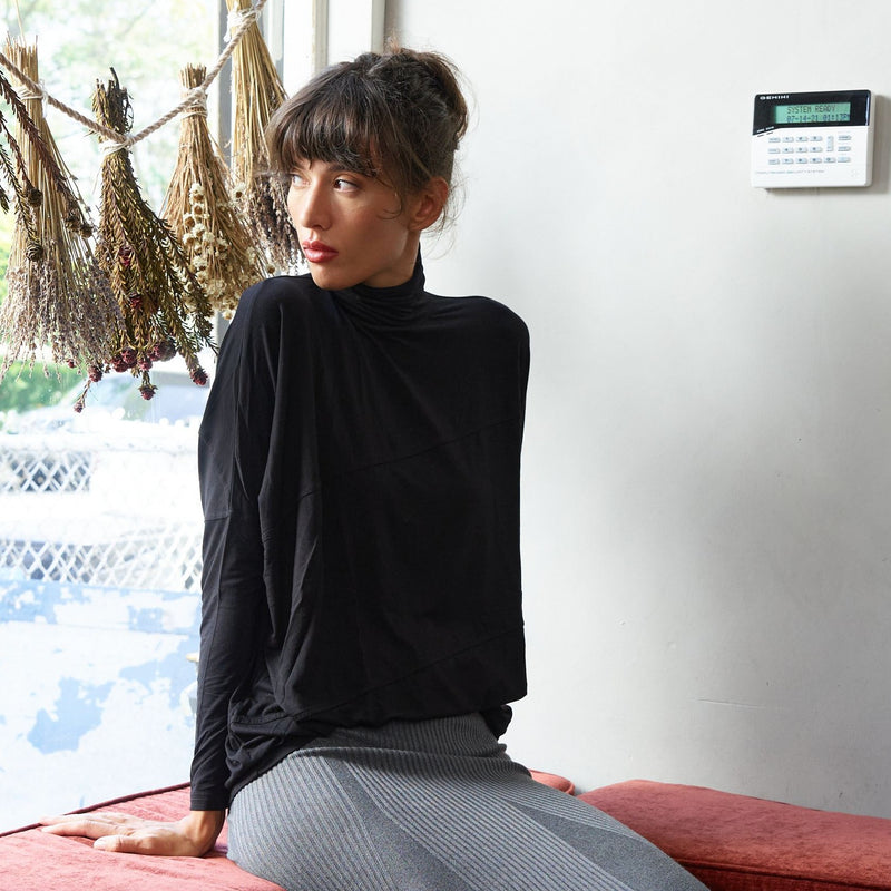 Swing Turtleneck | Black