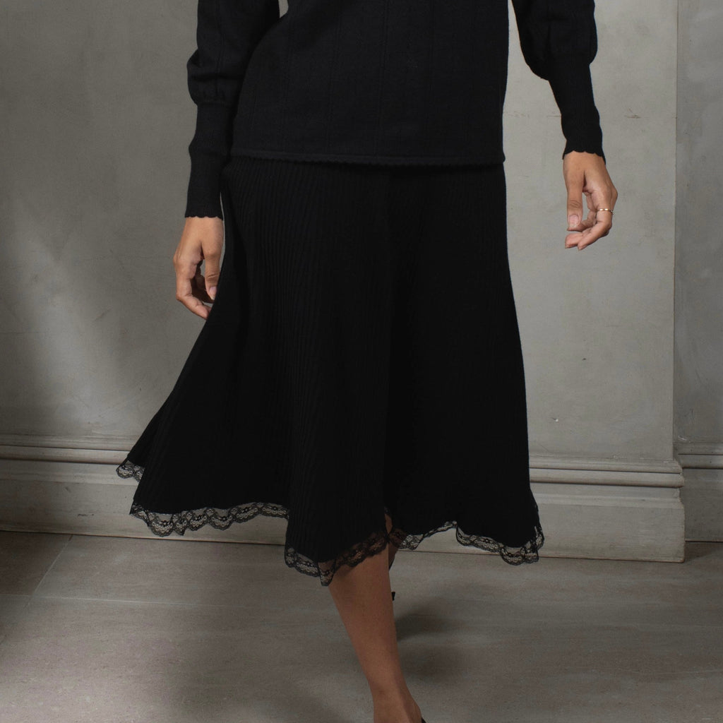 Lace Trim Knit Skirt | BLACK
