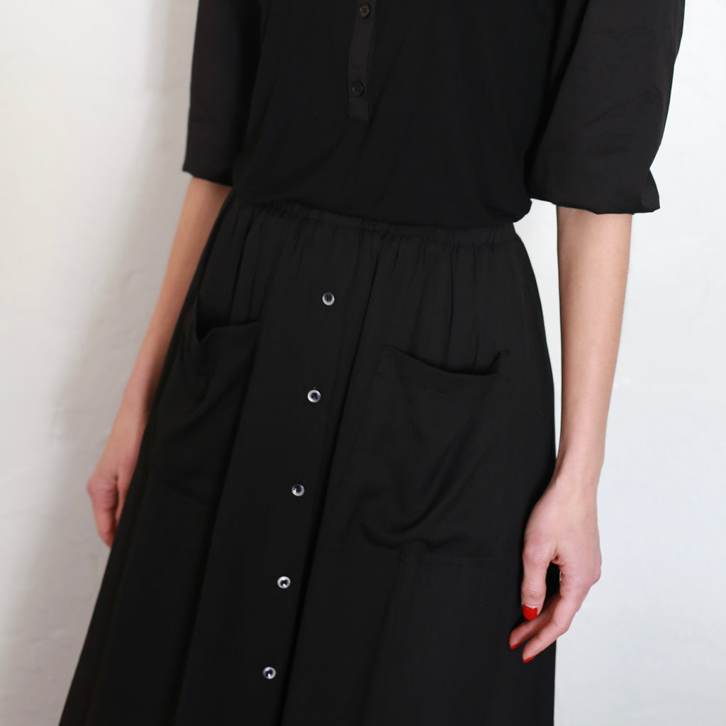 Crepe Button Down | Black